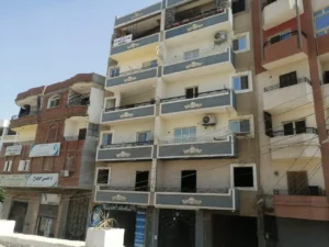 مقر تجارى وإدارى للإيجار فى بنها على طريق الرملة الرئيسى