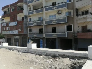 مقر تجارى وإدارى للإيجار فى بنها على طريق الرملة الرئيسى